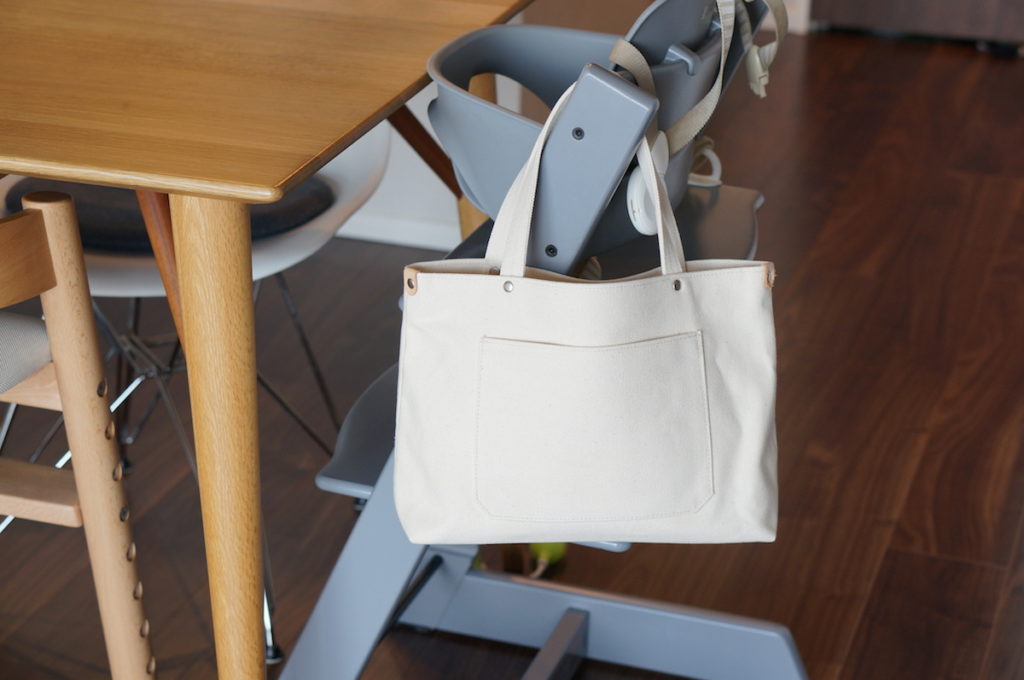 おすすめのオムツ収納方法 さっと取り出せるトートバッグ引っ掛け収納アイデア あやまるハウス